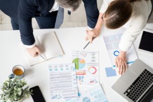 إعداد تقارير البيانات الذكية: استراتيجية فعّالة لتحسين اتخاذ القرارات
