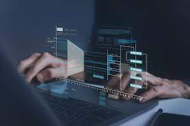 تطوير البرمجيات المخصصة ودورها في دعم التحول الرقمي في السوق السعودي